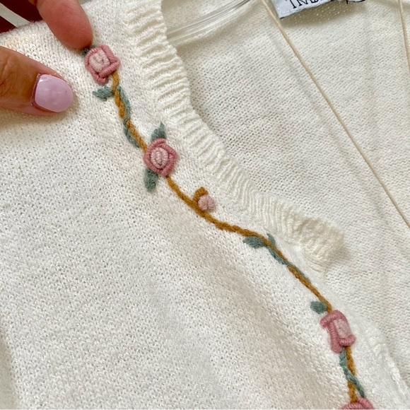 Farmhouse prairie vibe vintage floral embroidered boho vintage cardigan sweater - Picture 10 of 14